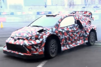 Vídeo: la exhibición de Akio Toyoda, CEO de Toyota, a los mandos de un GR Yaris Akio Toyoda GR Yaris