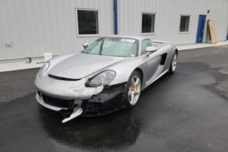 A subasta un Porsche Carrera GT accidentado Porsche Carrera GT accidentado