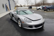 Porsche Carrera GT accidentado
