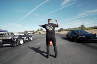 Vídeo: Tesla Model S Plaid contra el Hoonicorn de 1.400 CV de Ken Block Tesla Model S Plaid contra el Hoonicorn