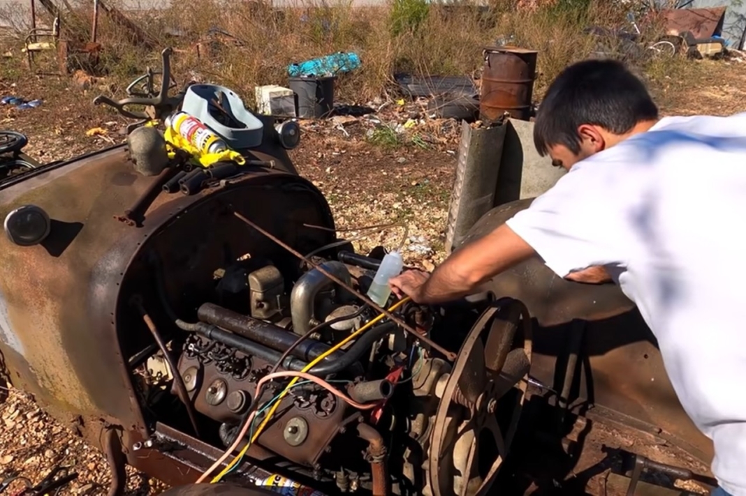 arrancar un Cadillac V8 de 1917