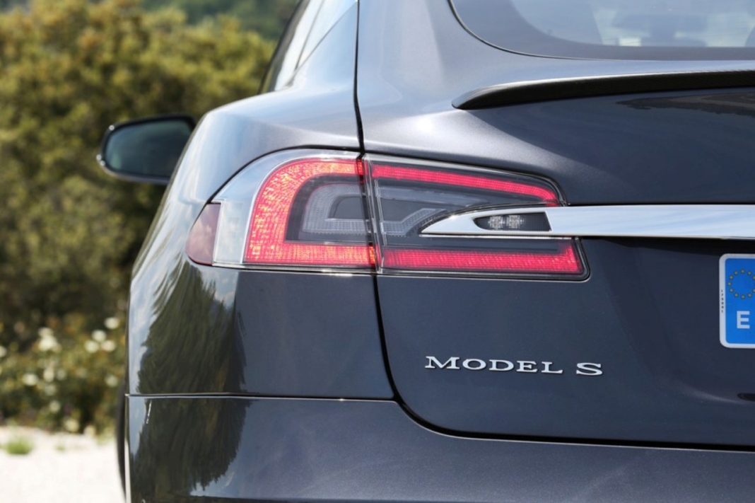 llamada revision tesla