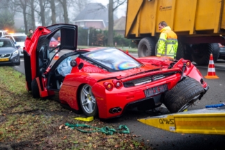 Destrozado en un accidente un Ferrari Enzo valorado en 2 millones de euros destrozado ferrari enzo accidente