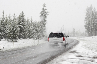 10 peligros de la nieve y las placas de hielo en la carretera nieve placas de hielo carretera