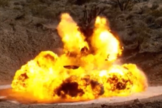 Un artista explota un Lamborghini Huracan para crear 999 piezas de NFT y venderlas Explota Lamborghini Huracan