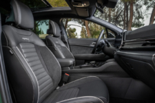 KIA Sportage 2022 HEV asientos delanteros