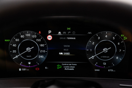 KIA Sportage 2022 HEV pantalla Drive Terrain