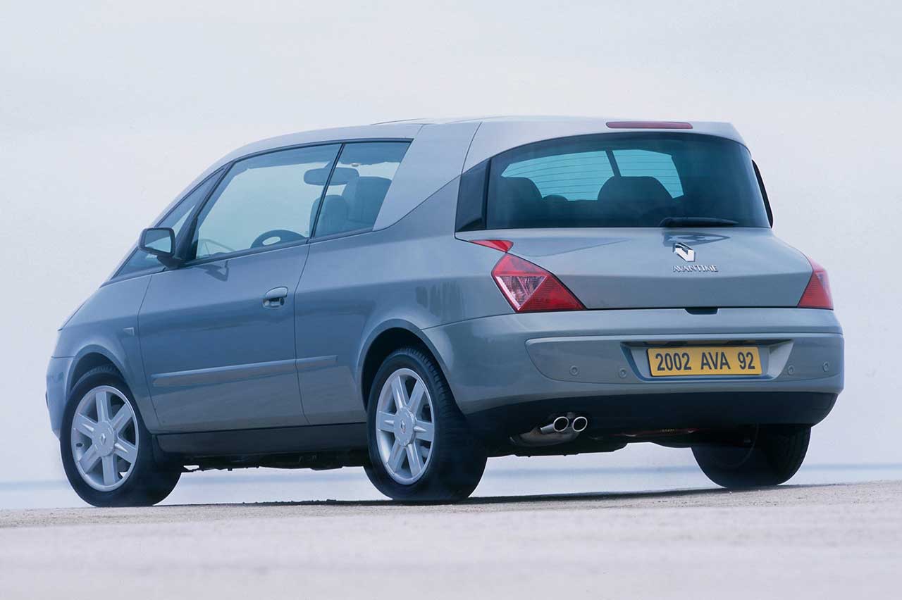 coches fracasados de los 2000 