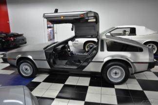 Sale a la venta un DeLorean DMC-12 en estado inmaculado DeLorean DMC-12