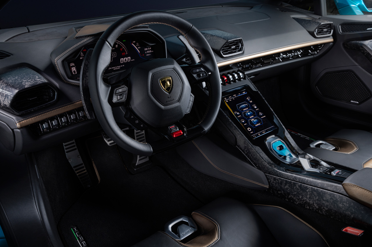interior del Lamborghini Huracán EVO RWD