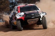 Nos subimos a los Toyota Hilux de Al-Attiyah y Esteve, ¡qué aparatos!