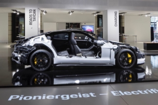 Esto es lo que esconde el Porsche Taycan debajo de la carrocería porsche taycan debajo carroceria