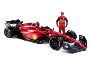 La Scuderia presenta el Ferrari F1-75, el nuevo coche de Carlos Sainz Ferrari F1-75 y Carlos Sainz