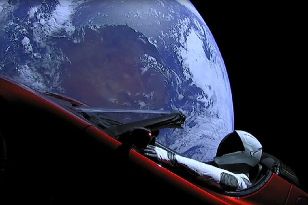 Tesla Roadster espacio