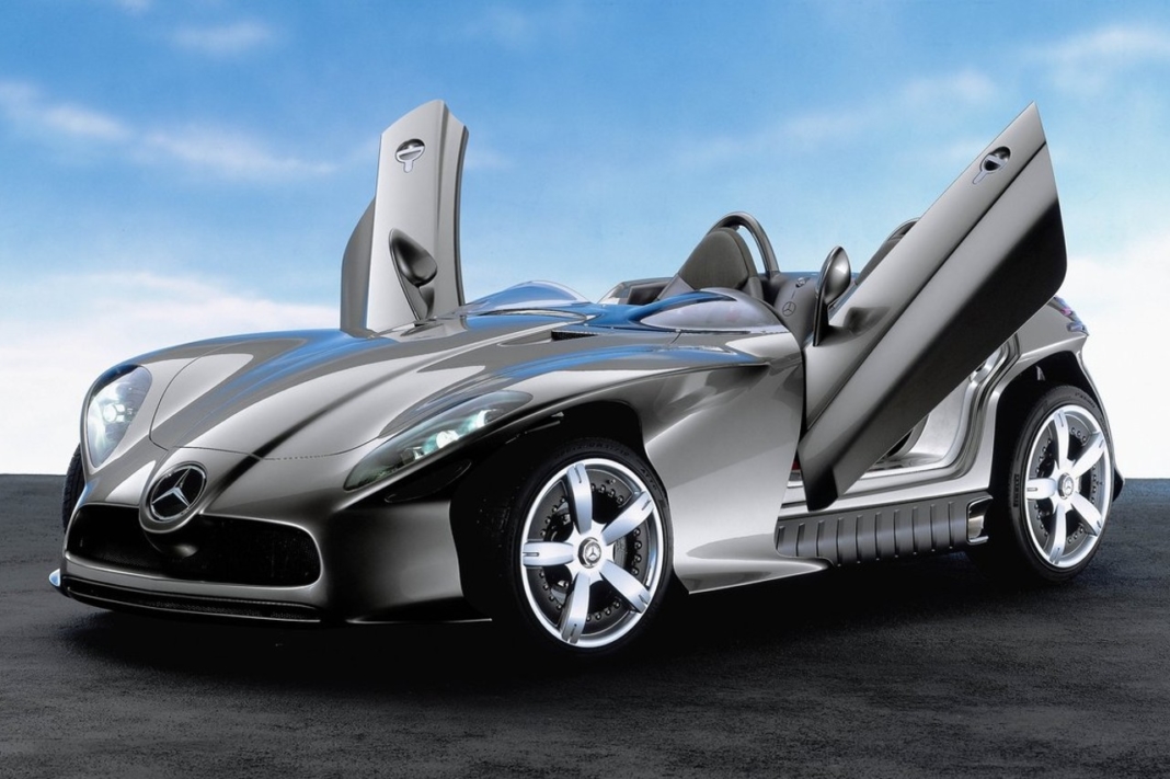 Mercedes-Benz F 400 Carving