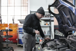 Limpia el motor de tu coche y mejora su rendimiento con este aditivo para el aceite que cuesta 13 euros en Amazon