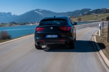 alfa romeo giulia stelvio estrema edition