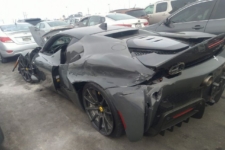 destrozado accidente ferrari sf90 stradale 290 km