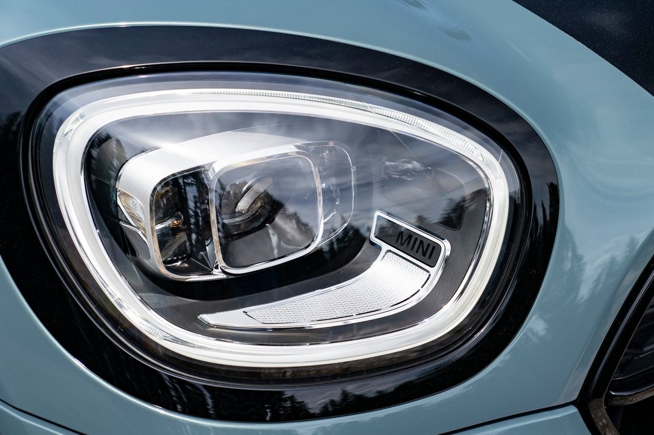 evolucion sistemas alumbrado coches