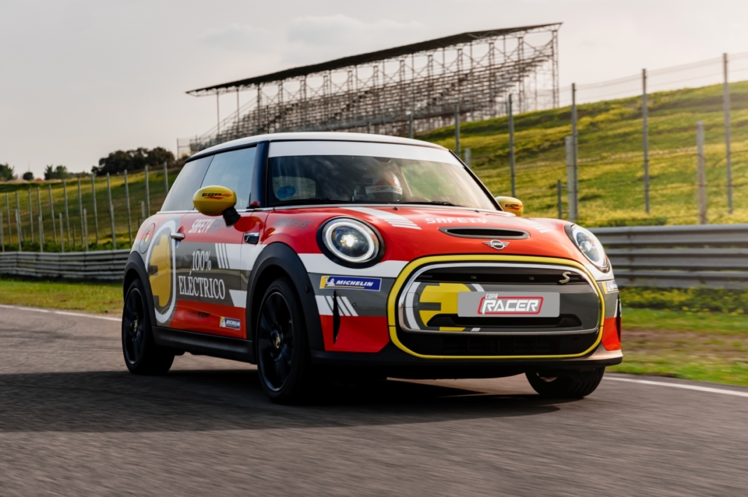 mini cooper se safety car copa racer 2022