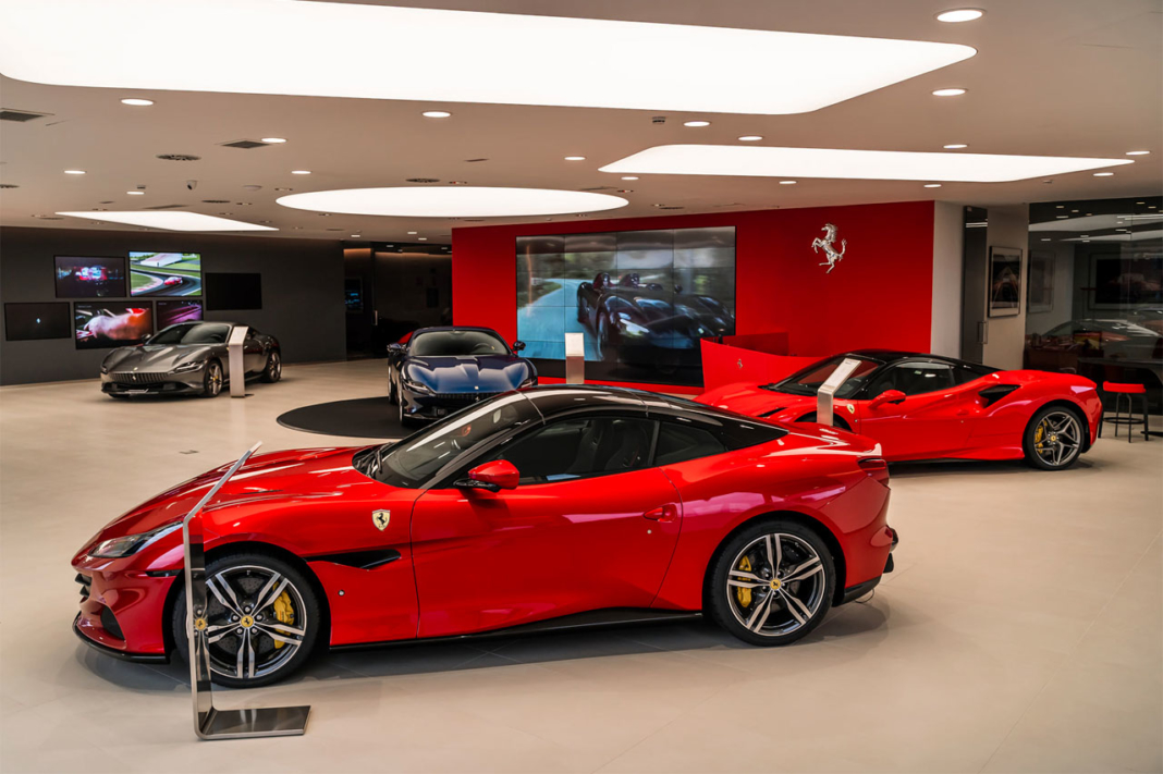 Cuántos coches tiene que vender cada marca para obtener los beneficios de Ferrari