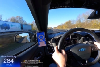 Vídeo: a 284 km/h con un Ford Focus RS de 440 CV en la Autobahn ford focus rs 440 cv 284 kmh autobahn