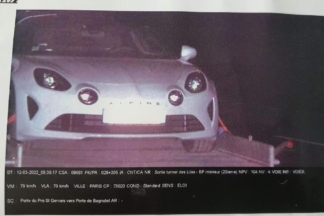 Cazado un Alpine A110 ¡cuándo era remolcado en grúa! Alpine A110 remolcado grúa