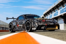 Porsche 718 Cayman GT4 ePerformance