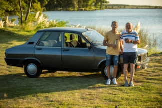 Le regala el Renault 12 de sus sueños a su abuelo y Renault lo restaura regala renault 12 abuelo