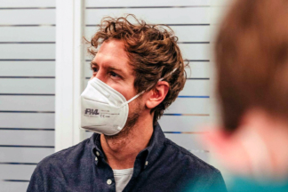 Sebastian Vettel es robado en Barcelona y sigue a los ladrones en patinete Sebastian Vettel es robado en Barcelona