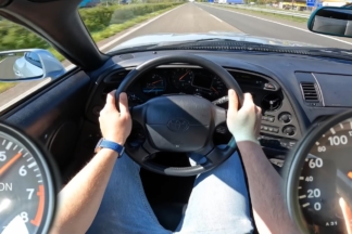 Vídeo: Un Toyota Supra Mk4 a fondo en la Autobahn Toyota Supra Mk4 Autobahn