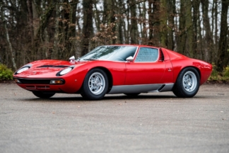 12 famosos que han tenido un Lamborghini Miura Famosos Lamborghini Miura