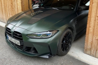 Este BMW M4 tiene un capó único con zonas transparentes BMW M4 capó transparente