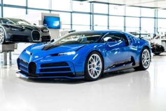 El primer Bugatti Centodieci luce el mítico ‘Fabricca Blu’ del EB110 Bugatti Centodieci