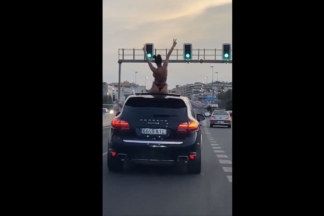 Vídeo: una joven circula con medio cuerpo fuera del coche por Marbella joven circula medio cuerpo fuera coche marbella