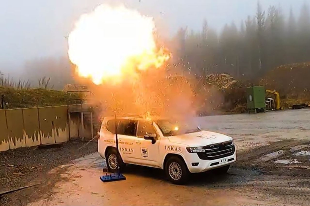 pruebas explosivos balistica toyota land cruiser 300 blindado (2) pruebas explosivos balistica toyota land cruiser 300 blindado