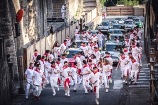 El primer encierro de San Fermín con 13 MINI eléctricos encierro san fermin 13 mini electricos