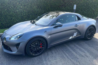 Fernando Alonso presume de coche deportivo para estas vacaciones Fernando Alonso presume de coche deportivo