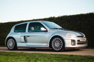 A subasta un Renault Clio V6 Fase 1 con 70.000 kilómetros subasta Renault Clio V6