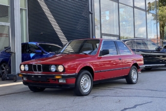 A la venta un BMW 323i E30 de 1985 con solo 260 kilómetros venta BMW 323i E30 1985