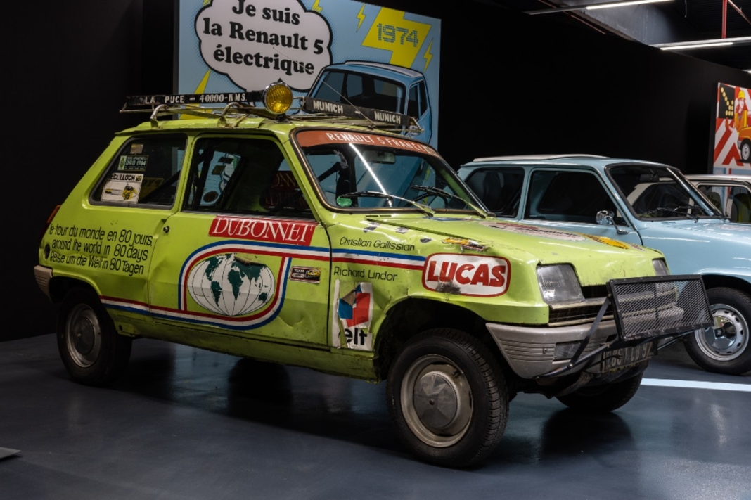 dos jóvenes franceses quisieron dar su particular vuelta al mundo en 80 días… pero lo hicieron a bordo de este Renault 5 Tou du Monde.