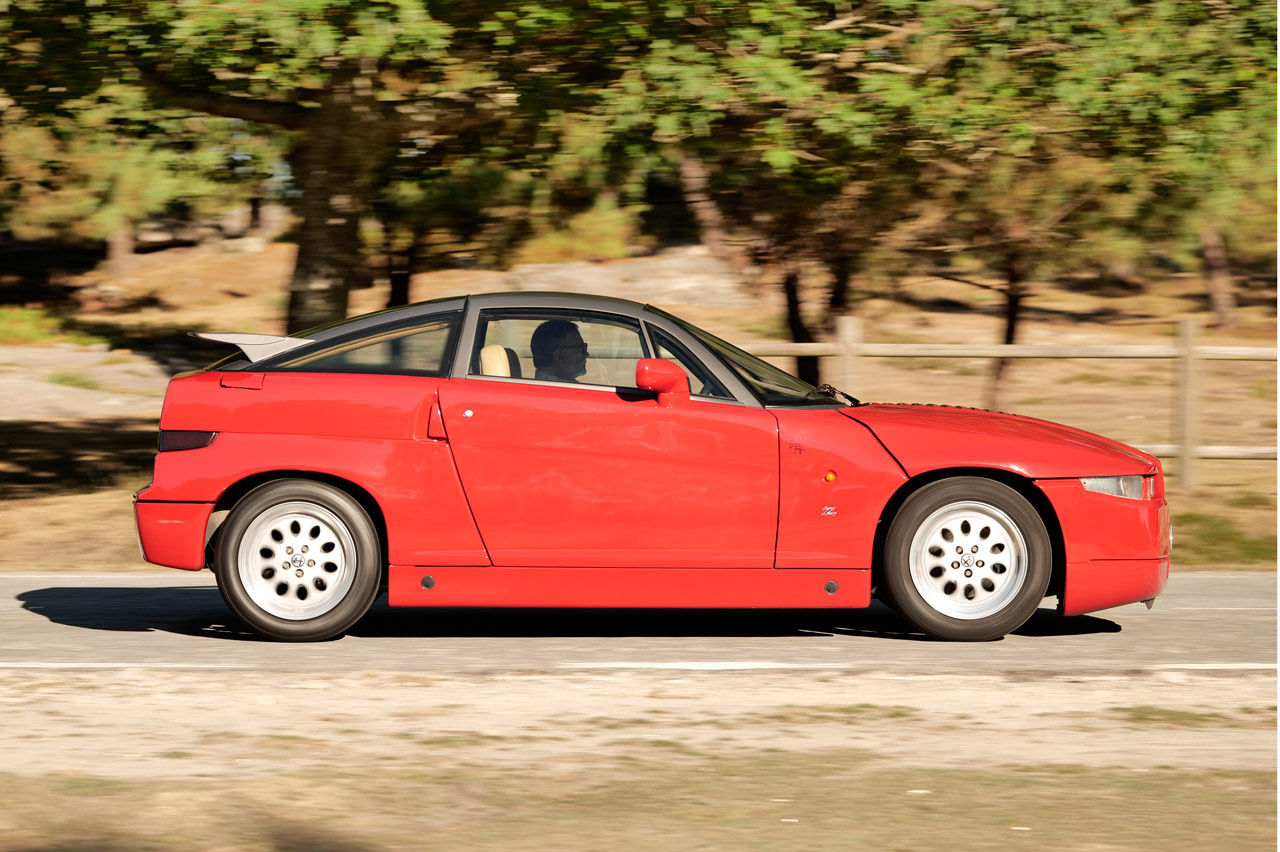 prueba del V6 del Alfa Romeo SZ (1991)