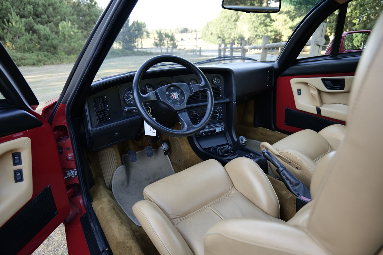 interior del Alfa Romeo SZ (1991)