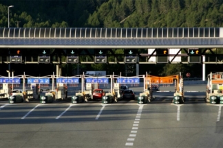 El Gobierno ya estudia cómo activar los peajes en las autovías en 2024 peaje carreteras españolas