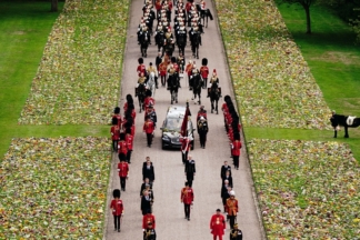 El coche fúnebre de la reina Isabel II es un Jaguar que ella diseñó coche funebre reina isabel ii jaguar