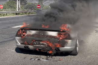 Vídeo: este Ferrari F355 acaba ardiendo por completo en una prueba de conducción ferrari f355 incendio