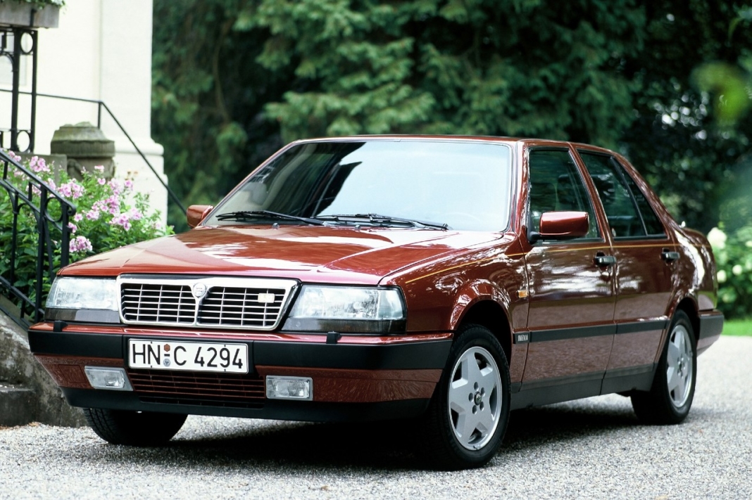 Lancia Thema 8.32