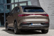Mercedes EQE SUV