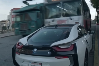 Estos son los trucos que utiliza Hollywood para destrozar coches reales en las películas trucos Hollywood destrozar coches películas