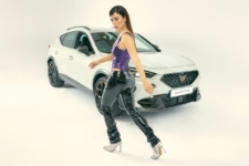 Blanca Suárez Cupra Formentor VZ5 Taiga Grey